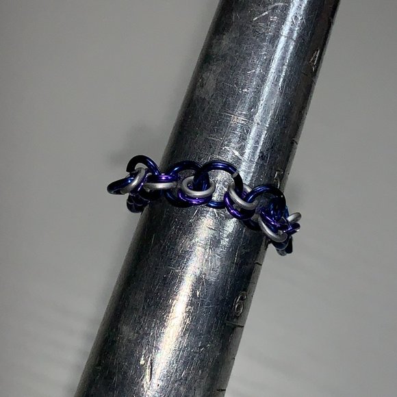 Blue, Purple and Silver chainmail ring, Size 5 1/2 - Picture 10 of 10